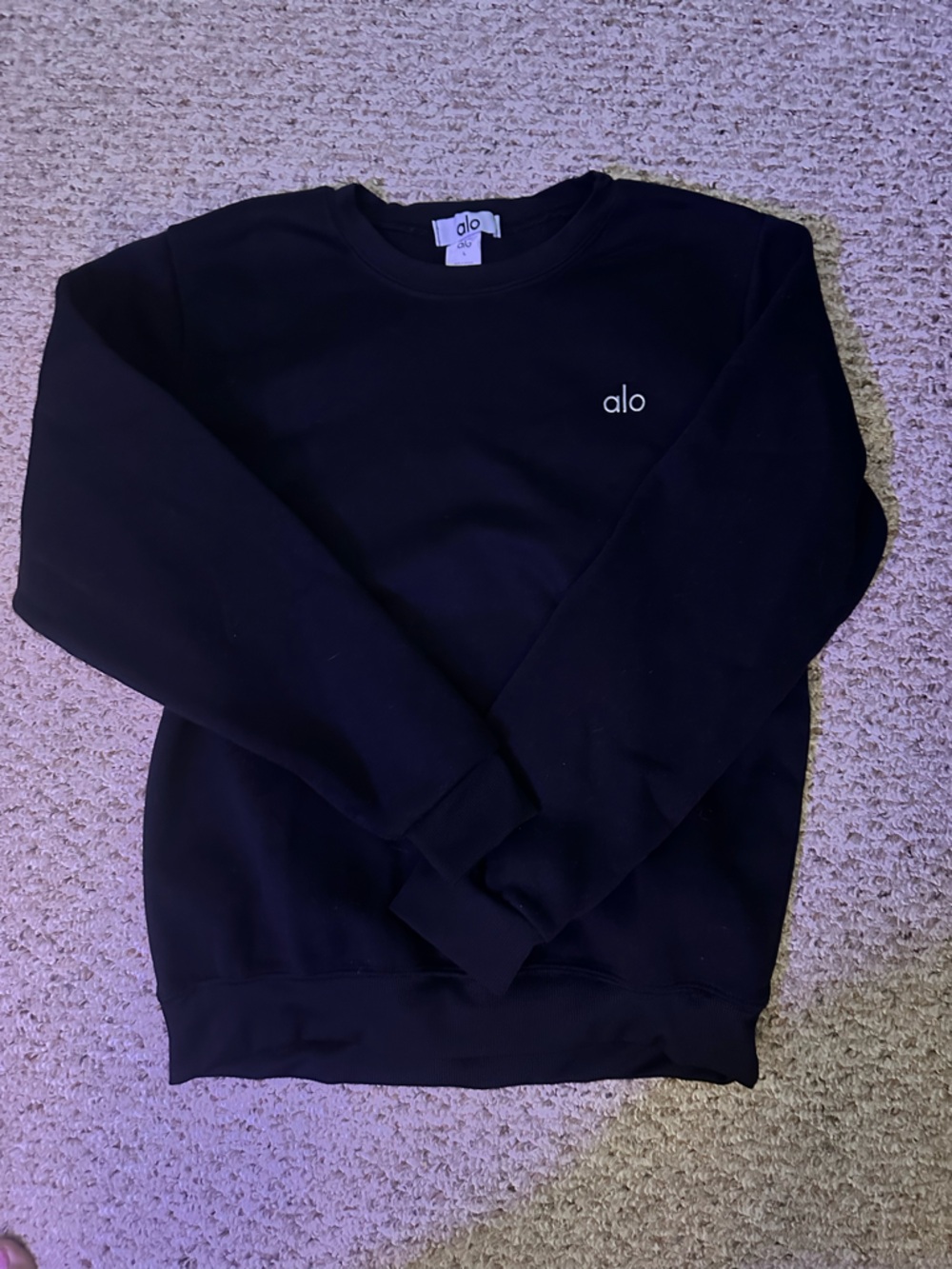 “Black Crewneck Sweatshirt” size L